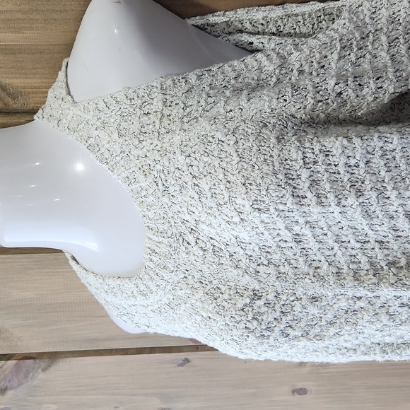 Lush Sweaters - Lush Cold Shoulder Sweater, sz Small, cream and grey, 3D
